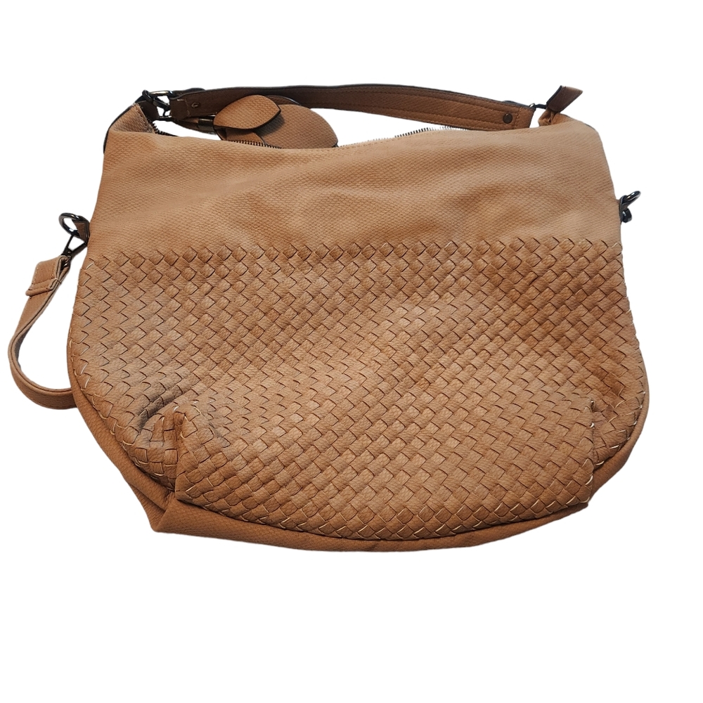 Kilamal  brown purse. Three compartments on the inside. Double shoulder …